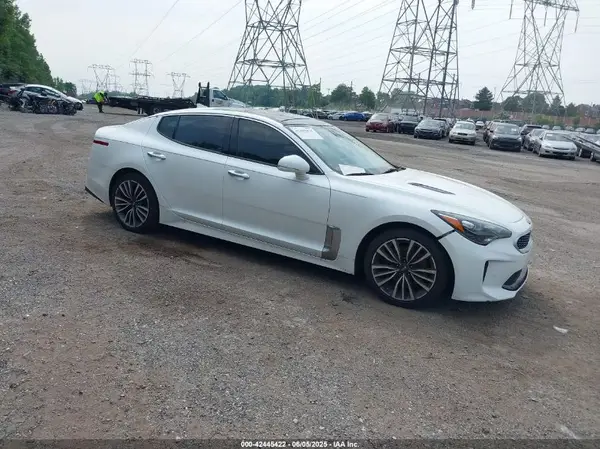 KNAE25LAXJ6015022 2018 KIA STINGER - Image 1