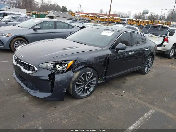 KNAE25LAXK6053836 2019 KIA STINGER - Image 2