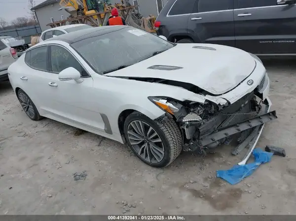 KNAE25LAXK6054730 2019 KIA STINGER - Image 1