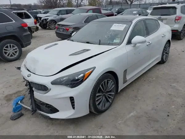 KNAE25LAXK6054730 2019 KIA STINGER - Image 2