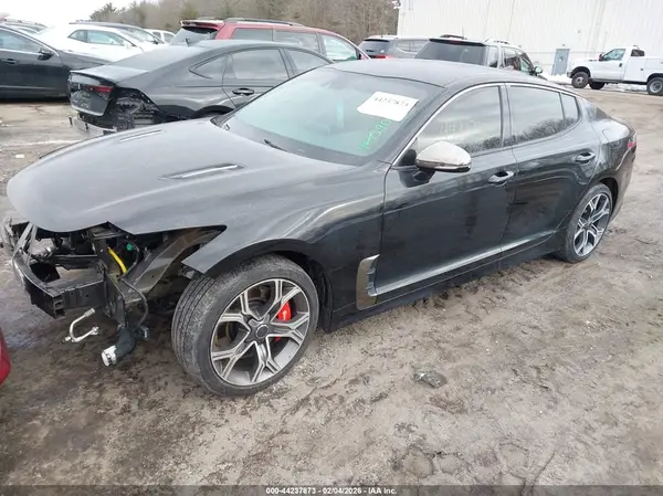 KNAE35LC0J6015643 2018 KIA STINGER - Image 2