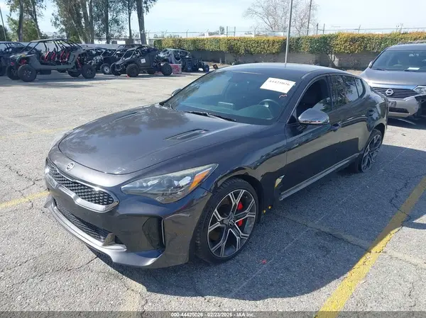 KNAE35LC0J6021068 2018 KIA STINGER - Image 2