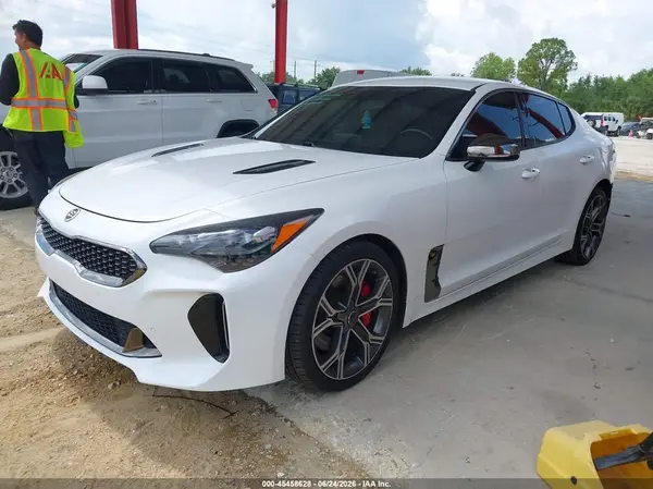 KNAE35LC0K6045971 2019 KIA STINGER - Image 2