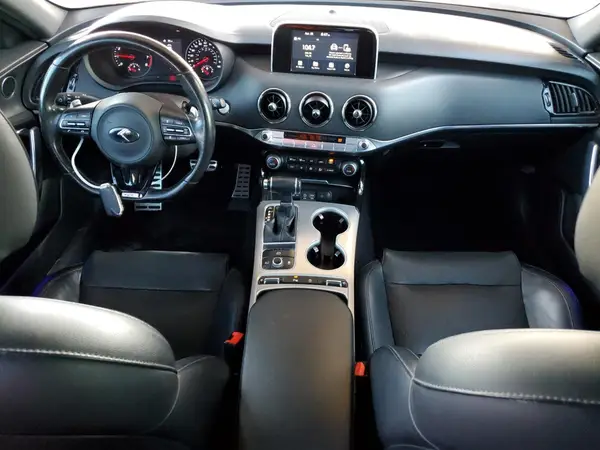 KNAE35LC1J6032029 2018 KIA STINGER - Image 8