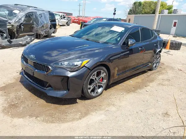 KNAE35LC1J6035450 2018 KIA STINGER - Image 2