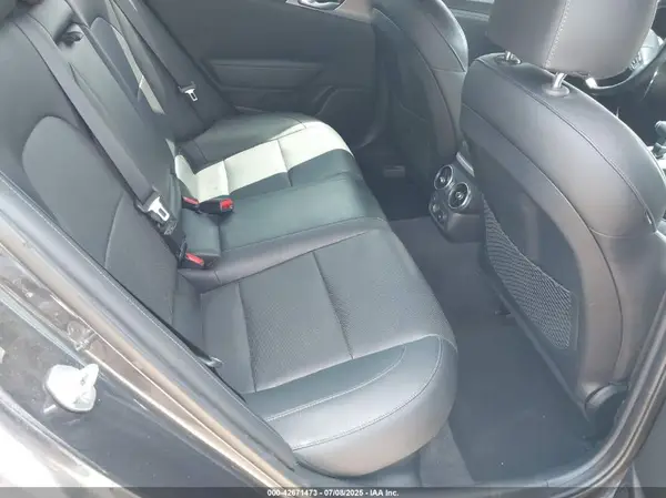 KNAE35LC1J6035450 2018 KIA STINGER - Image 8