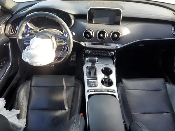 KNAE35LC2J6035585 2018 KIA STINGER - Image 8