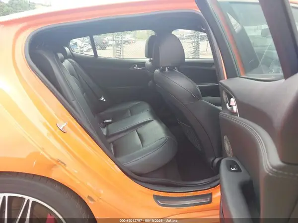 KNAE35LC2K6070094 2019 KIA STINGER - Image 8