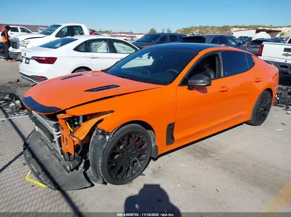 KNAE35LC2K6070158 2019 KIA STINGER - Image 2