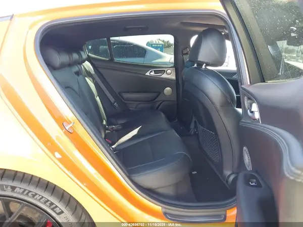 KNAE35LC2K6070158 2019 KIA STINGER - Image 8