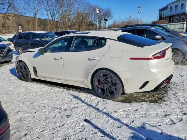 KNAE35LC3J6025650 2018 KIA STINGER - Image 2