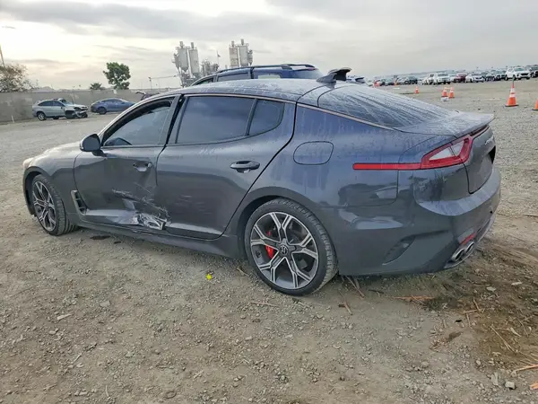 KNAE35LC5J6022698 2018 KIA STINGER - Image 2