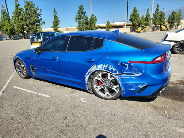 KNAE35LC8J6011582 2018 KIA STINGER - Image 2