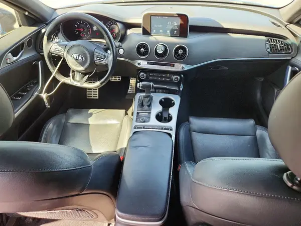 KNAE35LC8J6011582 2018 KIA STINGER - Image 8