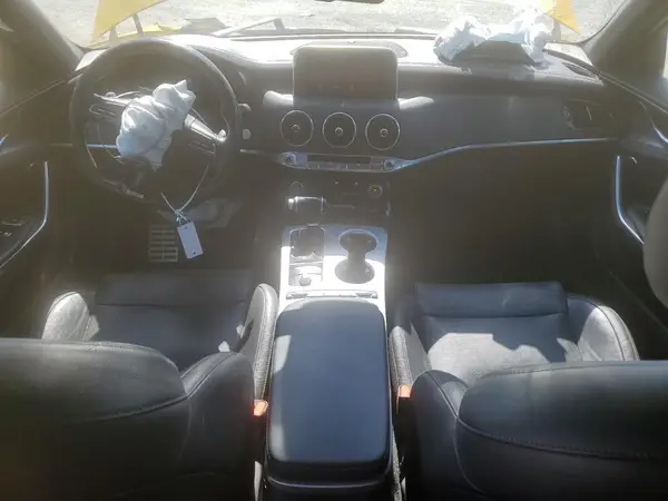 KNAE35LCXJ6020879 2018 KIA STINGER - Image 8