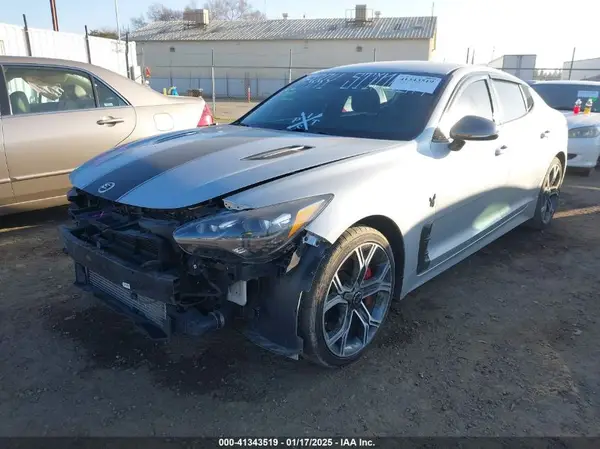 KNAE35LCXJ6021045 2018 KIA STINGER - Image 2