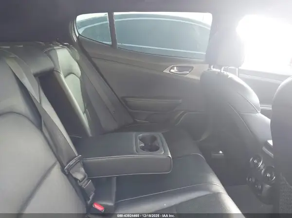 KNAE35LCXJ6034278 2018 KIA STINGER - Image 8