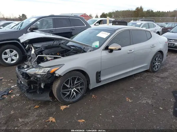 KNAE35LD2N6118271 2022 KIA STINGER - Image 2
