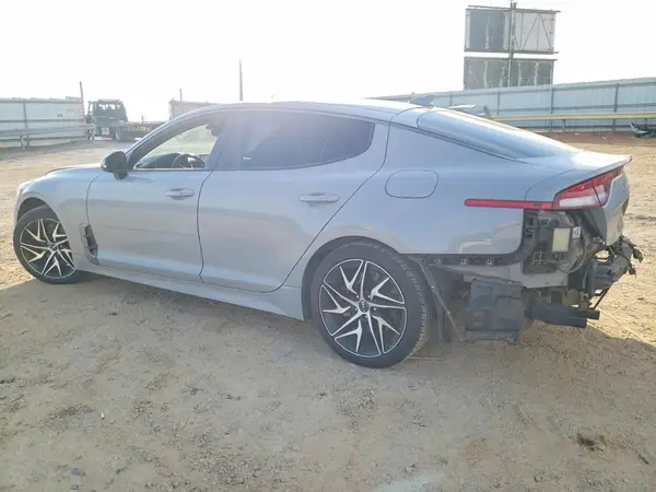KNAE35LD2N6118299 2022 KIA STINGER - Image 2