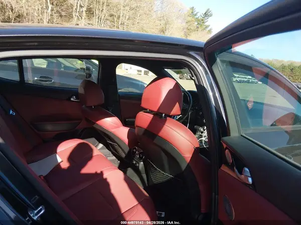 KNAE35LD8N6106674 2022 KIA STINGER - Image 8