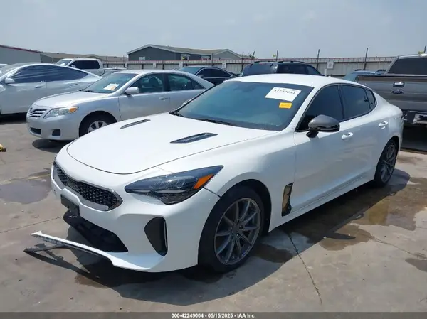 KNAE35LD8P6132386 2023 KIA STINGER - Image 2