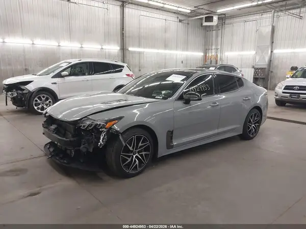 KNAE35LD9N6116565 2022 KIA STINGER - Image 2
