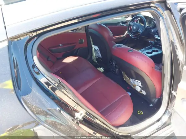 KNAE45LC0J6018135 2018 KIA STINGER - Image 8