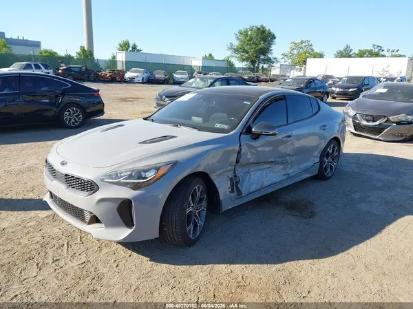 KNAE45LC1J6034702 2018 KIA STINGER - Image 2
