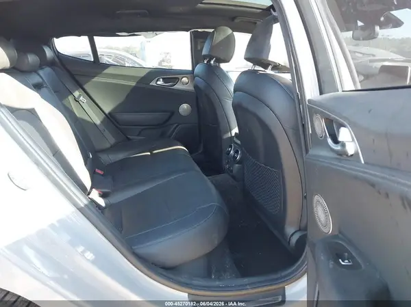 KNAE45LC1J6034702 2018 KIA STINGER - Image 8