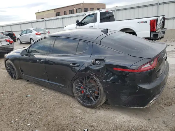 KNAE45LC1J6038779 2018 KIA STINGER - Image 2