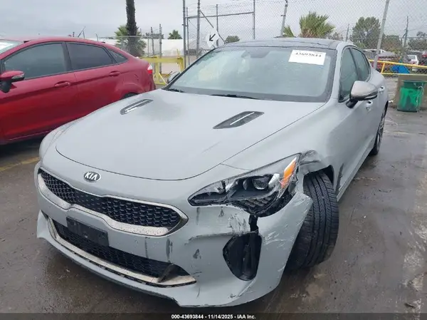 KNAE45LC1K6067040 2019 KIA STINGER - Image 2