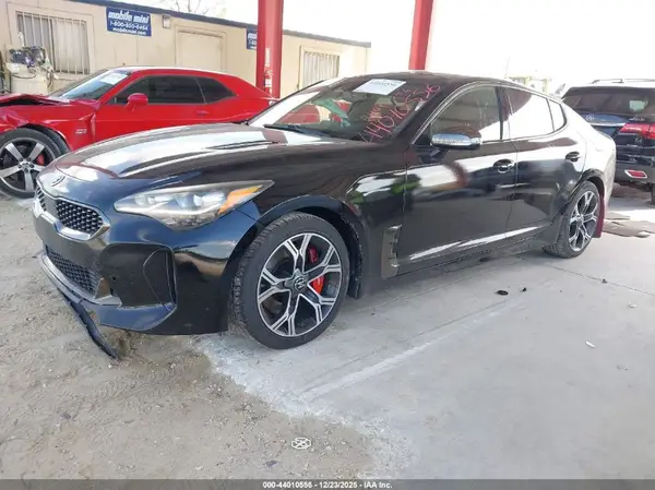 KNAE45LC2J6010411 2018 KIA STINGER - Image 2
