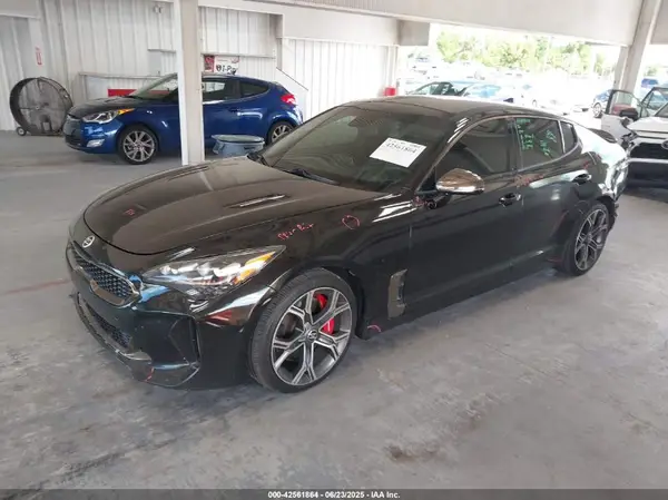 KNAE45LC2J6027001 2018 KIA STINGER - Image 2