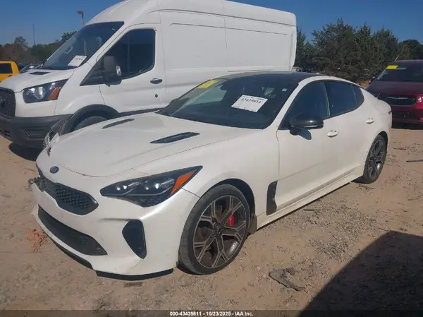 KNAE45LC2K6044415 2019 KIA STINGER - Image 2