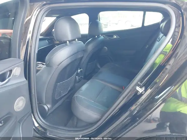 KNAE45LC2K6058525 2019 KIA STINGER - Image 8