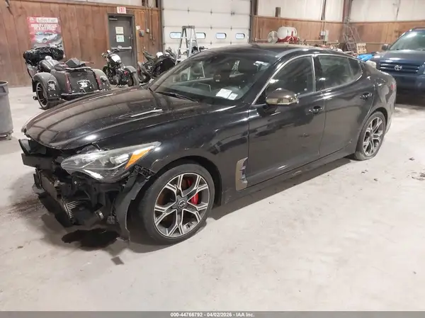 KNAE45LC4J6024911 2018 KIA STINGER - Image 2