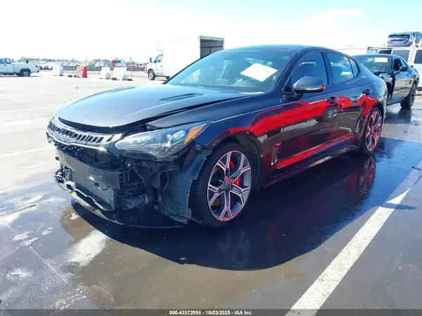 KNAE45LC4J6033477 2018 KIA STINGER - Image 2