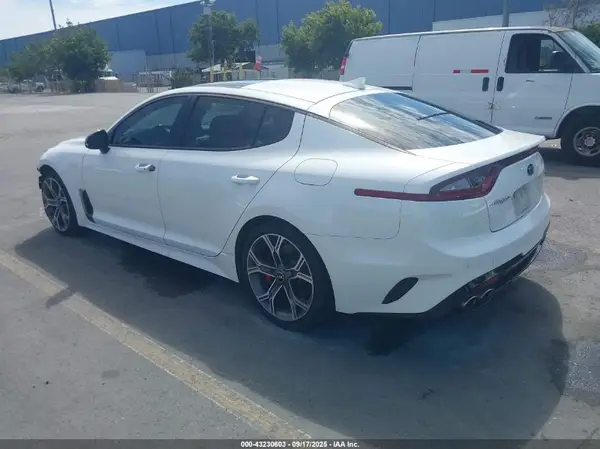 KNAE45LC4J6034077 2018 KIA STINGER - Image 2