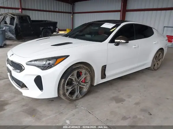 KNAE45LC4K6045047 2019 KIA STINGER - Image 2
