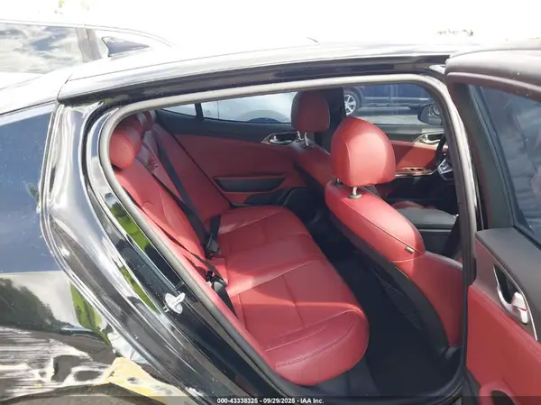 KNAE45LC4N6110581 2022 KIA STINGER - Image 8