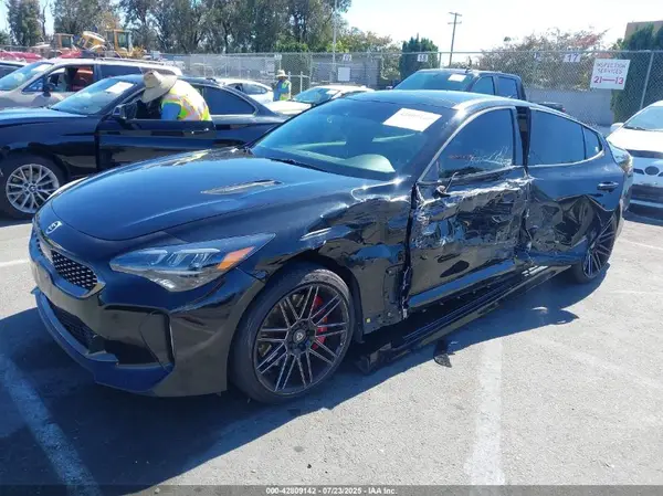 KNAE45LC5J6040941 2018 KIA STINGER - Image 2