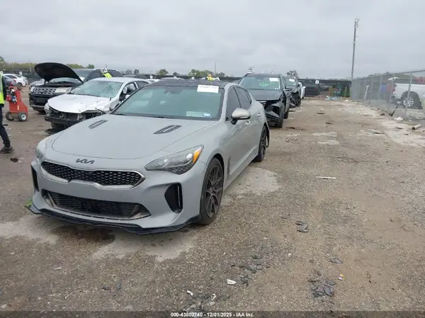 KNAE45LC5K6053318 2019 KIA STINGER - Image 2