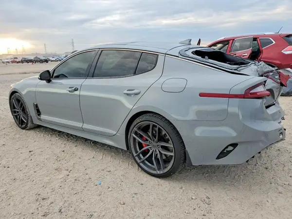 KNAE45LC5L6072632 2020 KIA STINGER - Image 2