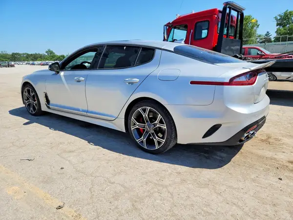 KNAE45LC7J6017967 2018 KIA STINGER - Image 2