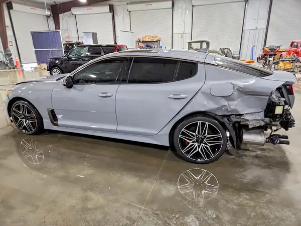KNAE45LC7N6099415 2022 KIA STINGER - Image 2