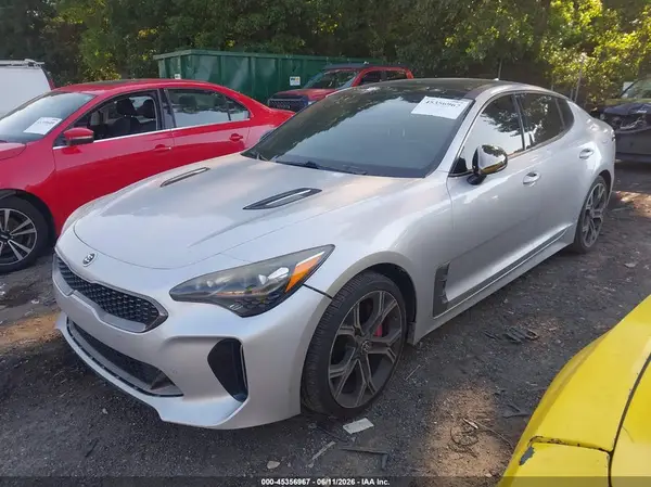 KNAE45LC8J6017959 2018 KIA STINGER - Image 2