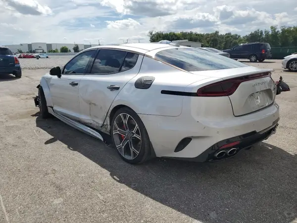 KNAE45LC8J6018111 2018 KIA STINGER - Image 2