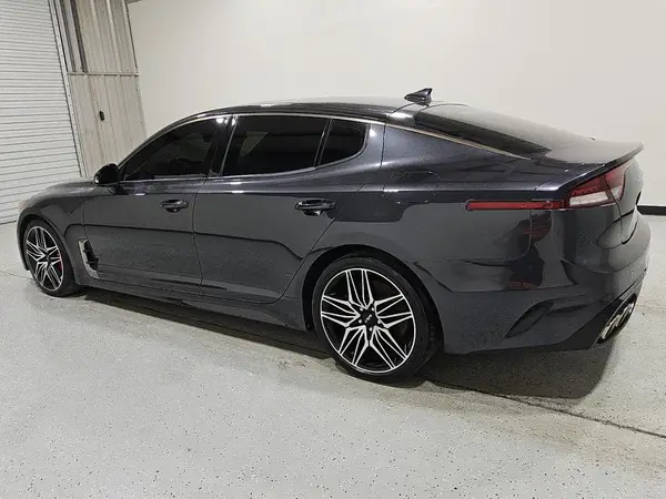 KNAE45LC8N6104203 2022 KIA STINGER - Image 2