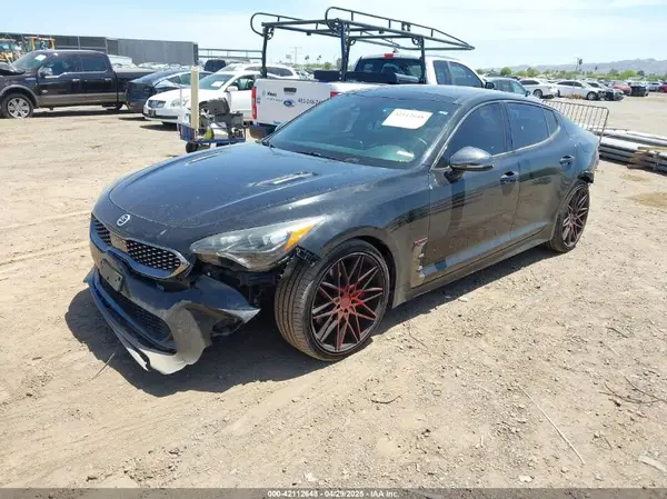 KNAE45LC9J6011538 2018 KIA STINGER - Image 2