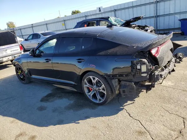 KNAE45LC9J6027996 2018 KIA STINGER - Image 2